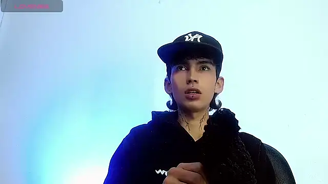 Snapshot of ttimy_x_boy chatting on 11-18-25, 03:56 ttimy x boy online show from 11-18-25, 03:56