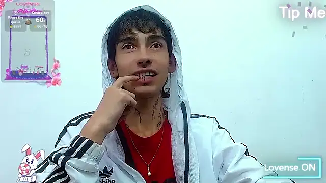 Snapshot of ttimy_x_boy chatting on 11-21-25, 10:47 ttimy x boy online show from 11-21-25, 10:47