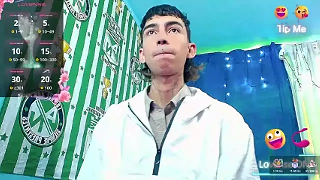 Snapshot of ttimy_x_boy chatting on 12-15-25, 02:43 ttimy x boy online show from 12-15-25, 02:43