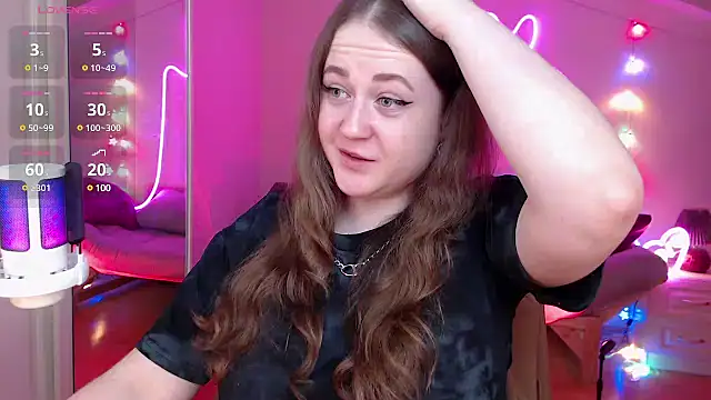 LizzyShine online show from 01-26-25, 05:55