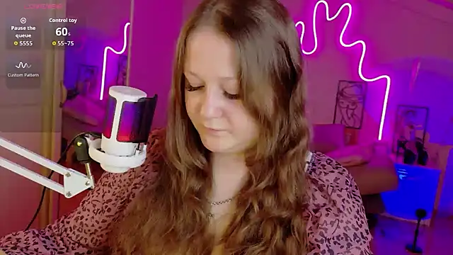 LizzyShine online show from 10-06-25, 03:53