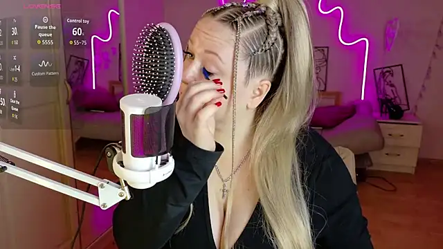 LizzyShine online show from 11-21-25, 05:00