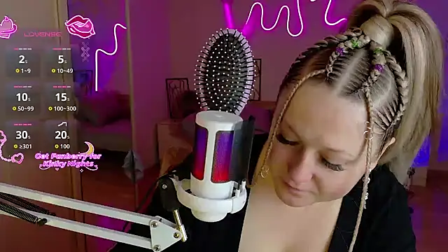 LizzyShine online show from 12-15-25, 11:03