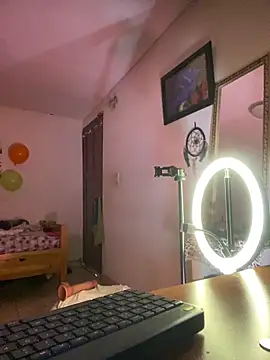 Miss oliviaa online show from 04-27-26, 05:33