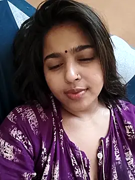 Snapshot of Sweet-Rani chatting on 04-21-26, 09:28 Sweet-Rani online show from 04-21-26, 09:28