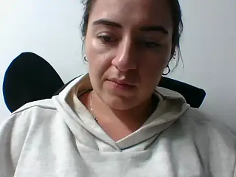  karlie kloss  online show from 12-27-24, 01:32