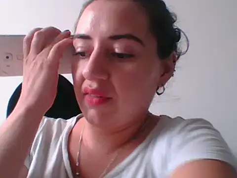  karlie kloss  online show from 02-10-25, 07:38