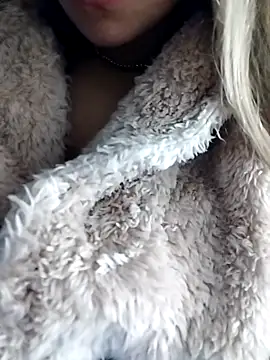 fofinhaa12 online show from 11-11-25, 05:13