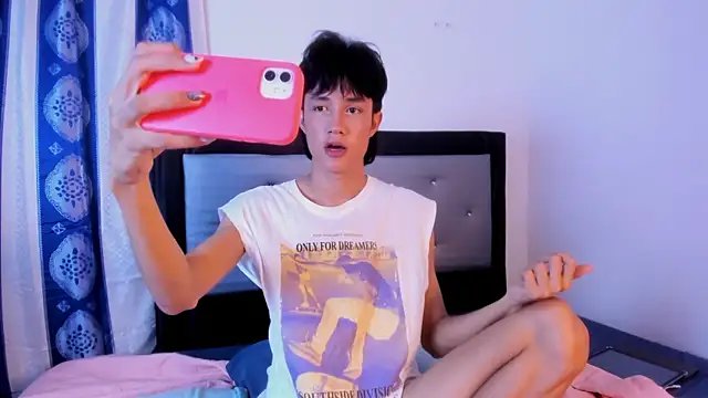 Snapshot of Johhan__Lee chatting on 01-15-25, 01:34 Johhan Lee online show from 01-15-25, 01:34