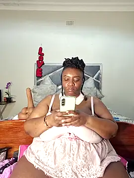 Snapshot of ThickianaRider chatting on 05-19-26, 03:13 ThickianaRider online show from 05-19-26, 03:13