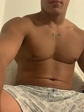 Snapshot of Babzinho_ chatting on 12-16-24, 03:19 Babzinho online show from 12-16-24, 03:19