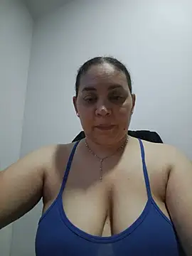Snapshot of MirandaSoto chatting on 05-22-26, 03:13 MirandaSoto online show from 05-22-26, 03:13