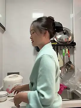 Lfeiji online show from 03-18-25, 09:42