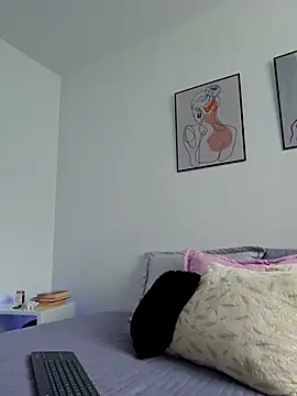 VictoriaEvaans  online show from 09-28-25, 06:13