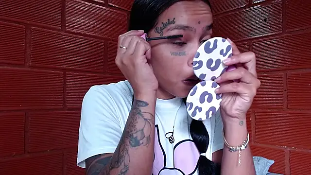 Snapshot of Priyalakshmi_ chatting on 03-04-25, 02:10 Priyalakshmi online show from 03-04-25, 02:10