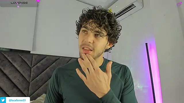 Luca ferrer  online show from 02-12-26, 02:39