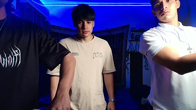 Snapshot of kairozz chatting on 11-30-25, 02:04 kairozz online show from 11-30-25, 02:04