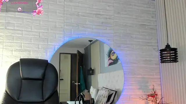 Snapshot of nicole__parker1 chatting on 01-13-25, 12:24 nicole parker1 online show from 01-13-25, 12:24