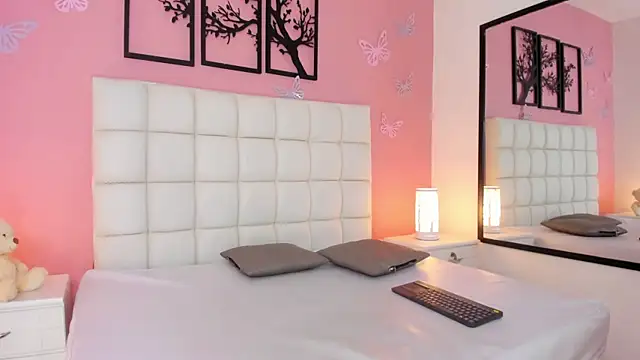 Snapshot of RenataJhonson_ chatting on 03-11-25, 04:43 RenataJhonson online show from 03-11-25, 04:43