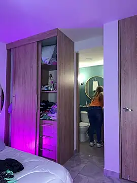 Issabela G1 online show from 12-10-24, 06:44