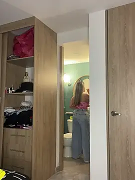 Issabela G1 online show from 01-19-25, 01:32