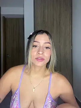 Issabela G1 online show from 02-13-25, 02:56