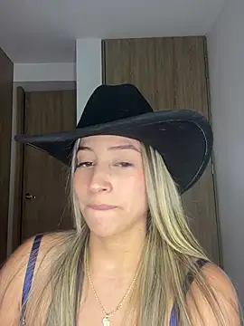 Issabela G1 online show from 03-19-25, 03:52