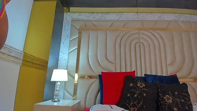 Snapshot of Bylie_Hills chatting on 01-24-25, 04:48 Bylie Hills online show from 01-24-25, 04:48