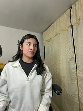 paulinamoons1 online show from 04-30-26, 01:01