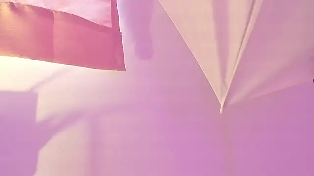 Snapshot of Bella__sweet chatting on 12-18-24, 06:57 Bella sweet online show from 12-18-24, 06:57