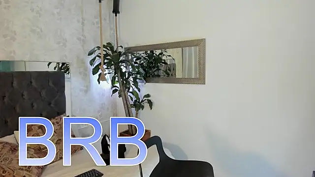 Snapshot of pixy_20 chatting on 12-23-24, 02:35 pixy 20 online show from 12-23-24, 02:35