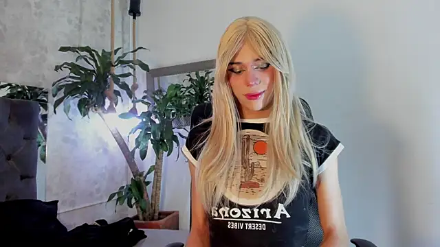 Snapshot of pixy_20 chatting on 01-13-25, 01:56 pixy 20 online show from 01-13-25, 01:56