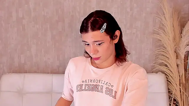 Snapshot of pixy_20 chatting on 09-12-25, 03:28 pixy 20 online show from 09-12-25, 03:28