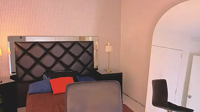 Snapshot of pixy_20 chatting on 10-05-25, 03:38 pixy 20 online show from 10-05-25, 03:38