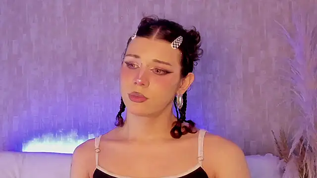 Snapshot of pixy_20 chatting on 11-15-25, 03:37 pixy 20 online show from 11-15-25, 03:37