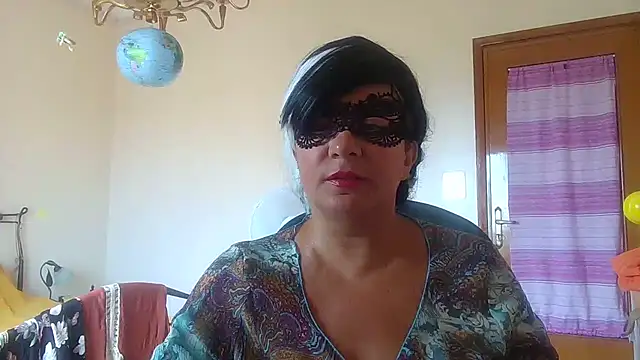 Snapshot of Ninalapiccolina chatting on 06-23-26, 02:04 Ninalapiccolina online show from 06-23-26, 02:04
