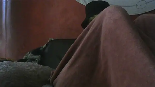 Snapshot of spacegirlll chatting on 12-24-24, 09:17 spacegirlll online show from 12-24-24, 09:17