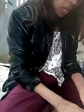 Snapshot of zoya_khan25 chatting on 12-16-24, 07:48 zoya khan25 online show from 12-16-24, 07:48