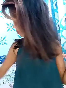 Snapshot of zoya_khan25 chatting on 03-20-25, 05:57 zoya khan25 online show from 03-20-25, 05:57