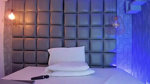 Snapshot of mile_uribe chatting on 03-05-25, 03:51 mile uribe online show from 03-05-25, 03:51