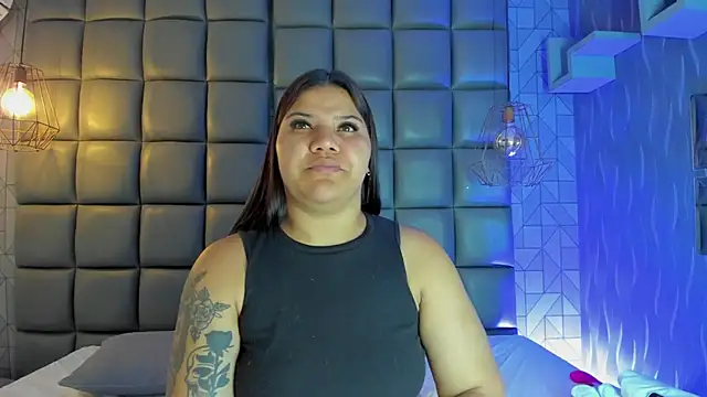 Snapshot of mile_uribe chatting on 03-09-25, 02:18 mile uribe online show from 03-09-25, 02:18