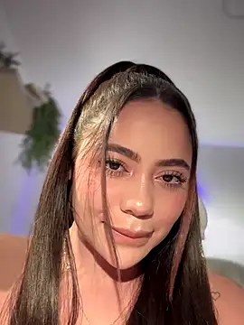 Snapshot of Aryrosee chatting on 11-22-25, 05:45 Aryrosee online show from 11-22-25, 05:45