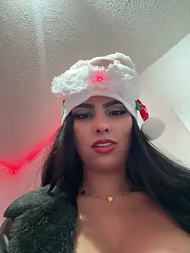 Snapshot of Maddy_Rouse_ chatting on 12-25-24, 02:46 Maddy Rouse online show from 12-25-24, 02:46