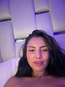 Snapshot of Maddy_Rouse_ chatting on 01-06-25, 01:42 Maddy Rouse online show from 01-06-25, 01:42