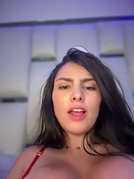 Snapshot of Maddy_Rouse_ chatting on 01-18-25, 04:04 Maddy Rouse online show from 01-18-25, 04:04