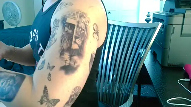 Aaron Rose25 online show from 12-22-25, 03:47