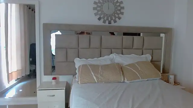 zoecruzz online show from 01-18-25, 01:51