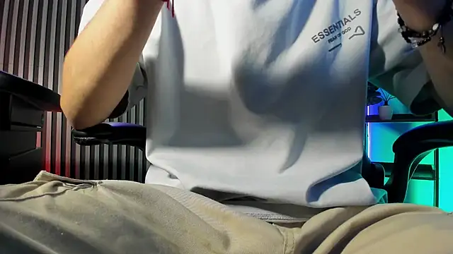 Snapshot of Jefer_rick_ chatting on 12-01-25, 12:21 Jefer rick online show from 12-01-25, 12:21