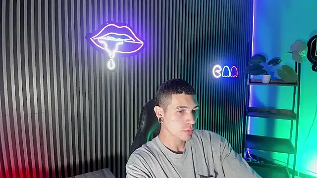 Snapshot of Jefer_rick_ chatting on 12-15-25, 12:53 Jefer rick online show from 12-15-25, 12:53