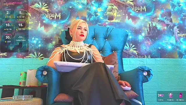 Snapshot of Snow_Goddess chatting on 10-12-25, 03:49 Snow Goddess online show from 10-12-25, 03:49